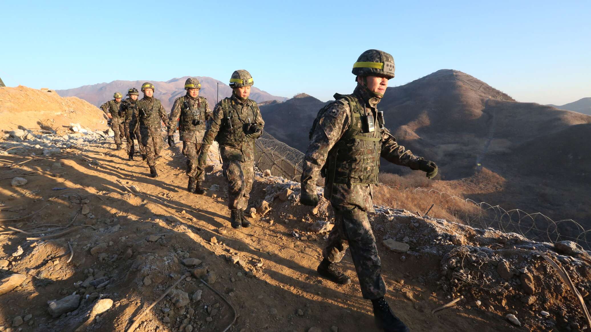 سيئول: كوريا الشمالية نشرت جنودا وأسلحة ثقيلة في مواقع حراسة قرب الحدود
