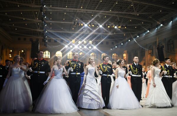 حفل الكرملين الدولي للرقص - لتلامذة معهد سوفوروف العسكري - سبوتنيك عربي