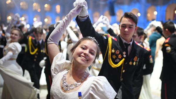 حفل الرقص لتلامذة معهد سوفوروف العسكري في قاعة الكرملين - سبوتنيك عربي