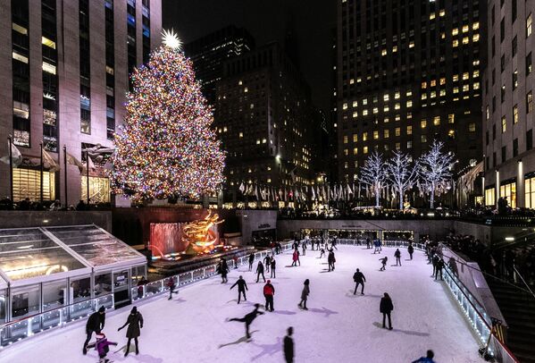 شجرة عيد الميلاد في مركز روكفلر التجاري في مدينة نيويورك، الولايات المتحدة الأمريكية - سبوتنيك عربي