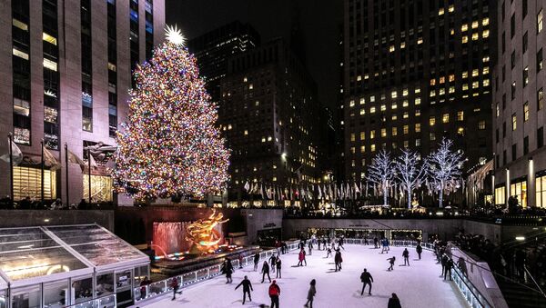 شجرة عيد الميلاد في مركز روكفلر التجاري في مدينة نيويورك، الولايات المتحدة الأمريكية - سبوتنيك عربي