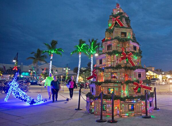 شجرة عيد الميلاد في هيستوريك بورت في كي ويست، فلوريدا، الولايات المتحدة الأمريكية، 29 نوفمبر/ تشرين الثاني 2018 - سبوتنيك عربي