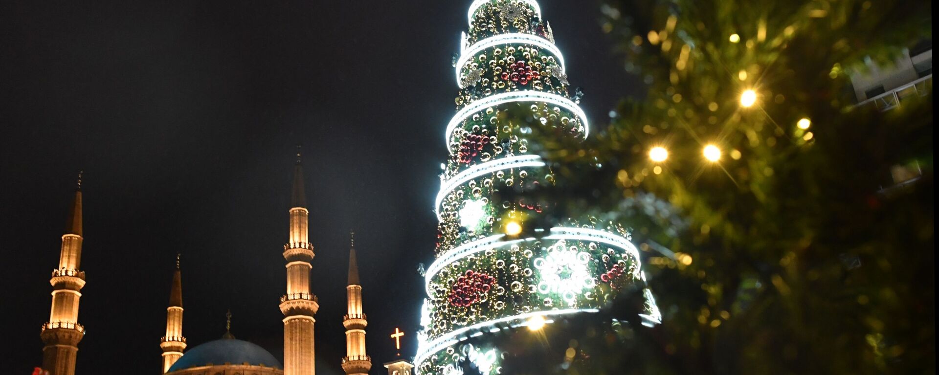 شجرة عيد الميلاد في مدينة بيروت، لبنان ديسمبر/ كانون الأول 2018 - سبوتنيك عربي, 1920, 19.12.2021