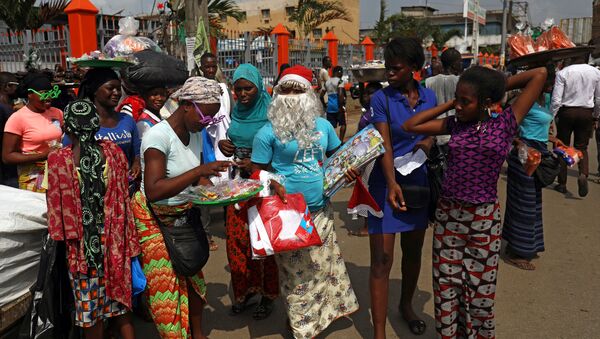 بابا نويل وزينة عيد الميلاد تغزو شوارع أفريقيا - سبوتنيك عربي