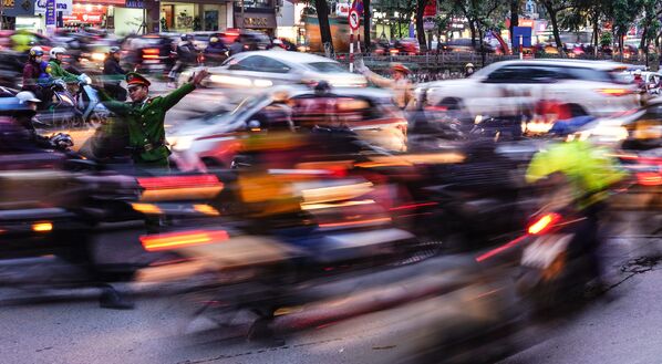 حركة المرور في مدينة هانوي، إحدى المدن المزدحمة في فيتنام - سبوتنيك عربي