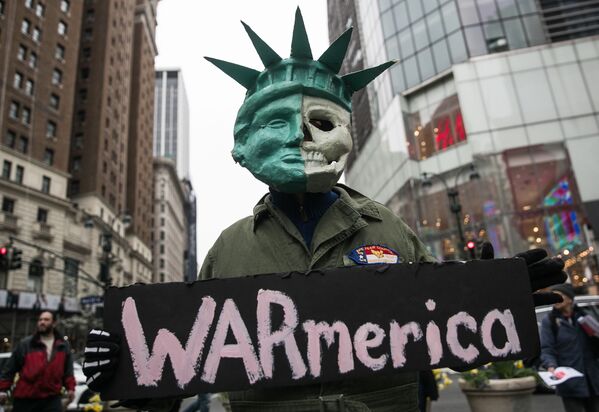 مظاهرات ضد توجيه الضربات الجوية ضد سوريا، مدينة نيويورك، الولايات المتحدة - سبوتنيك عربي