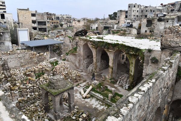 ركام لكنس يهودي في مدينة حلب، سوريا - سبوتنيك عربي