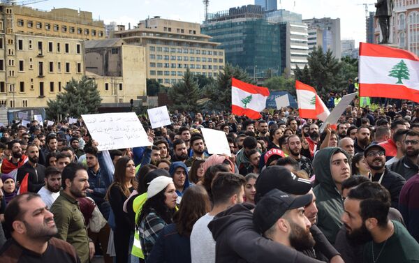 المتظاهرون في بيروت - سبوتنيك عربي