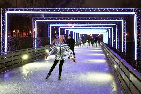افتتاح حلبة التزلج في حديقة غوركي في موسكو - سبوتنيك عربي