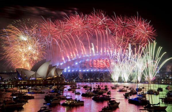 الألعاب النارية بمناسبة السنة الجديدة في سيدني، أستراليا - سبوتنيك عربي
