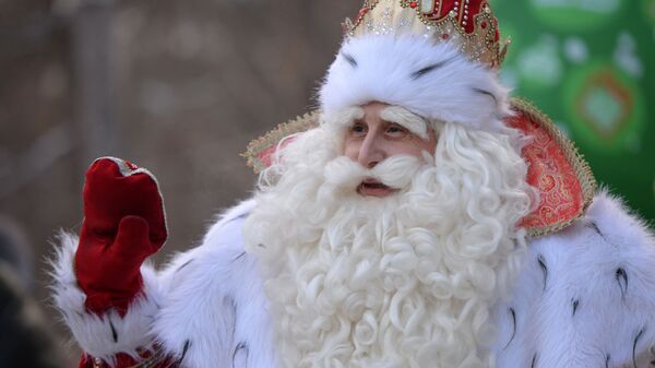 بابا نويل الروسي في مدينة يكاترينبورغ الروسية - سبوتنيك عربي