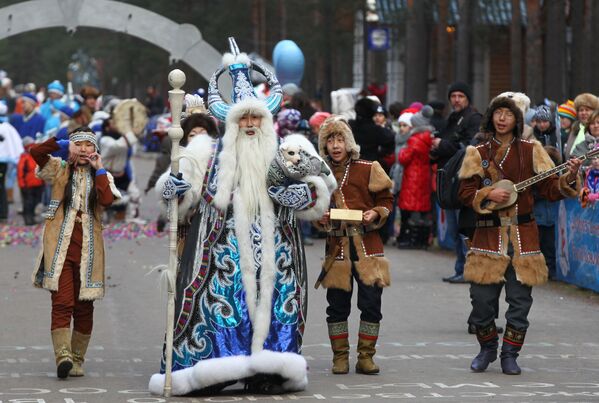 الاحتفال بعيد رأس السنة في فيليكي أوستيوغ، منطقة فولوغدا الروسية - سبوتنيك عربي