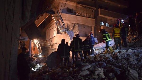 بانهيار مبنى سكني بحي الصالحين في حلب - سبوتنيك عربي