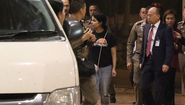 الفتاة السعودية رهف تغادر مطار تايلاند - سبوتنيك عربي