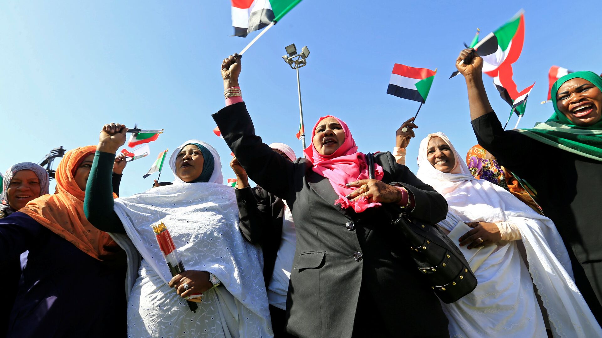 احتجاجات في السودان - مسيرات مؤيدة للرئيس السوداني عمر البشير في الخرطوم، 9 يناير/ كانون الثاني 2019 - سبوتنيك عربي, 1920, 23.12.2021