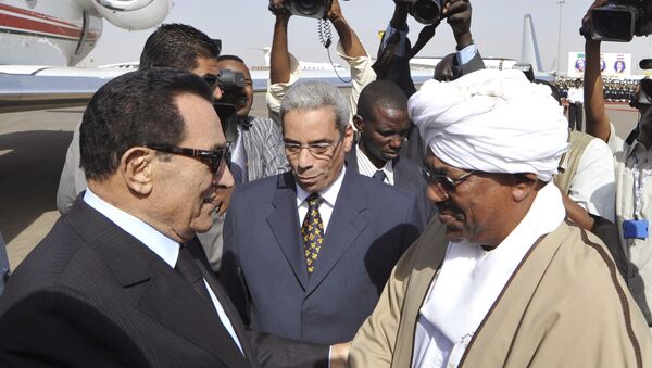 البشير يستقبل مبارك في الخرطوم - سبوتنيك عربي
