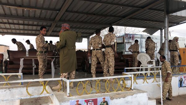 عرض عسكري لقوات الجيش اليمني في محافظة لحج باليمن - سبوتنيك عربي
