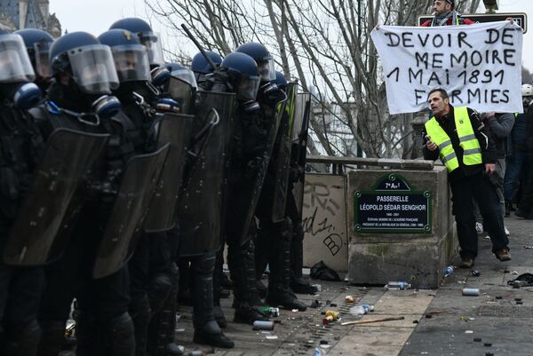 استمرار احتجاجات السترات الصفراء في باريس، فرنس - سبوتنيك عربي