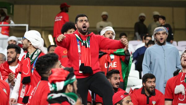 جماهير الإمارات في مباراة منتخبهم الإمارات مع تايلاند - سبوتنيك عربي