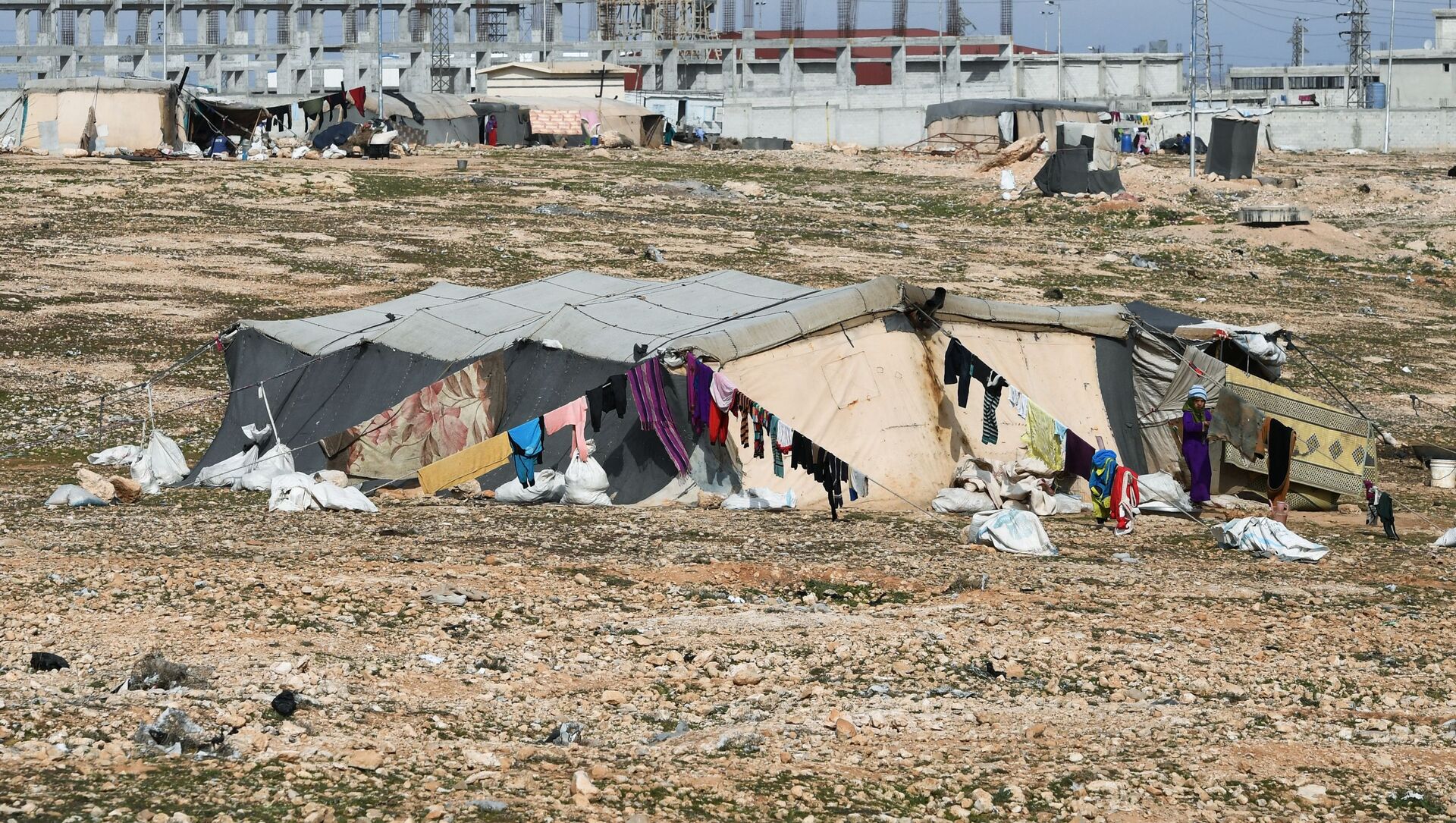 مخيم اللاجئين، النازحين السوريين من تدمر، في ريف حمص، سوريا - سبوتنيك عربي, 1920, 02.07.2021