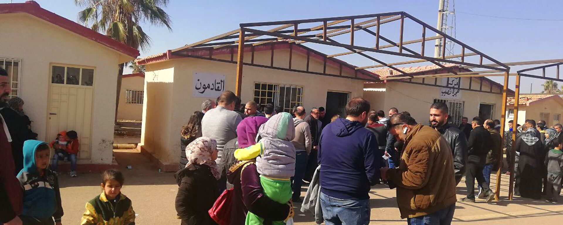 10 آلاف لاجئ سوري عادوا من مخيمات الأردن منذ فتح معبر نصيب - سبوتنيك عربي, 1920, 22.01.2023