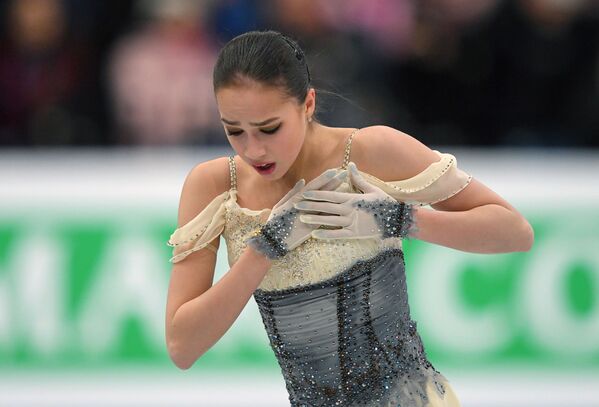 الروسية ألينا زاغيتوفا خلال أدائها في إطار بطولة أوروبا للرقص الفني على الجليد في مينسك، بيلاروسيا - سبوتنيك عربي
