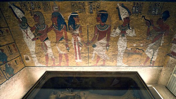 الانتهاء من ترميم مقبرة، تابوت، الفرعون، توت عنخ آمون، الأقصر، مصر 31 يناير/ كانون الثاني 2019 - سبوتنيك عربي