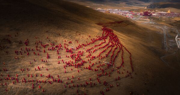 صورة نهر أحمر من الإيمان، للمصور ليفينغ تشين من الصين، في فئة الثاقة - سبوتنيك عربي