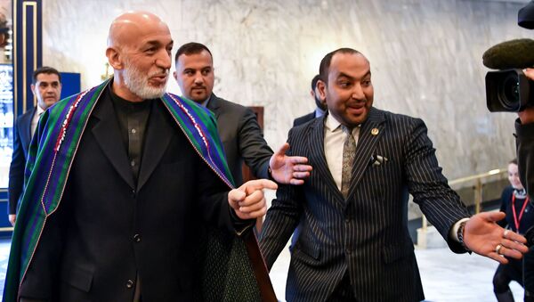 محادثات و مفاوضات بين طالبان والمعارضة الأفغانية (أفغانستان) في موسكو 5 فبراير/ شباط 2019 - الرئيس الأفغاني السابق حامد كرزاي  - سبوتنيك عربي