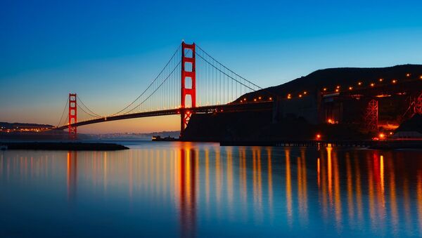 جسر غولدين كيج (البوابة الذهبية) في سان فرانسيسكو الأمريكية - سبوتنيك عربي