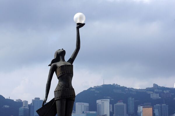 نصب تذكاري على ضفة فيكتوريا في هونغ كونغ - سبوتنيك عربي