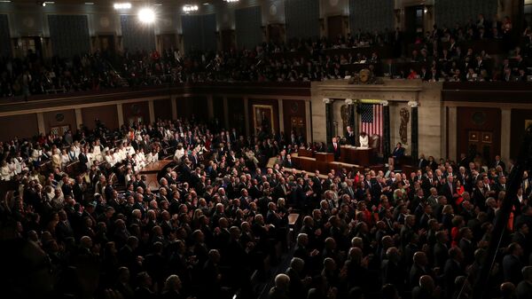 الرئيس الأمريكي دونالد ترامب يلقي خطاب حالة الاتحاد الثاي له، أمام الكونغرس الأمريكي في قاعة مجلس النواب في الكابيتول الأمريكي في كابيتول هيل في واشنطن، الولايات المتحدة في 5 فبراير/ شباط 2019 - سبوتنيك عربي
