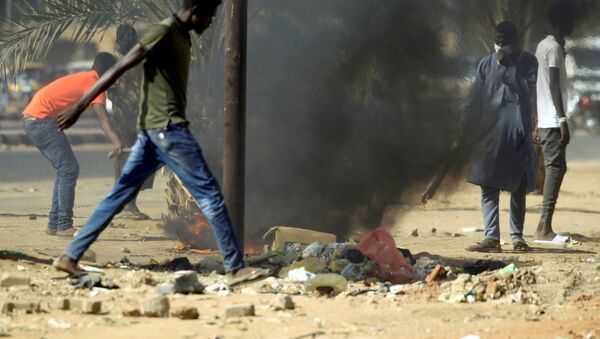 استمرار الاحتجاجات في السودان، الخرطوم 4 فبراير/ شباط 2019 - سبوتنيك عربي