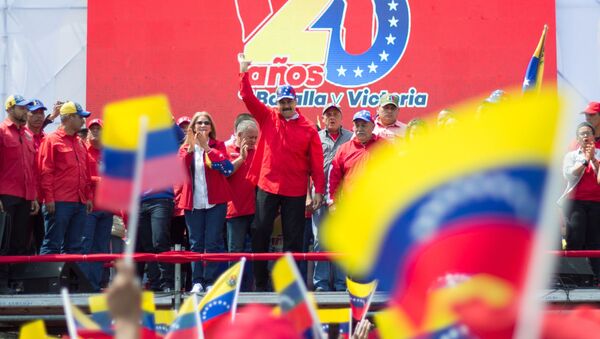 الرئيس الفنزويلي نيكولاس مادورو يلقي خطابا أمام أنصاره في كاراكاس، فنزويلا فبراير/ شباط 2019 - سبوتنيك عربي