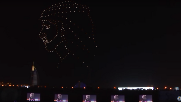 عرض ضوئي للطائرات المسيرة في الإمارات - سبوتنيك عربي