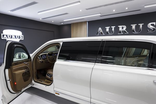 شركة أوروس الروسية لتصنيع السيارات - معرض آيدكس 2019 في أبو ظبي، الإمارات 18 فبراير/ شباط 2019 - سبوتنيك عربي
