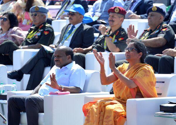 وزير الدفاع الهندية نيرمالا سيتارامان، خلال المراسم الافتتاحية للمؤتمر والمعرض العسكري آيرو إنديا 2019 (Aero India 2019) في بنغالور، الهند 20 فبراير/ شباط 2019 - سبوتنيك عربي