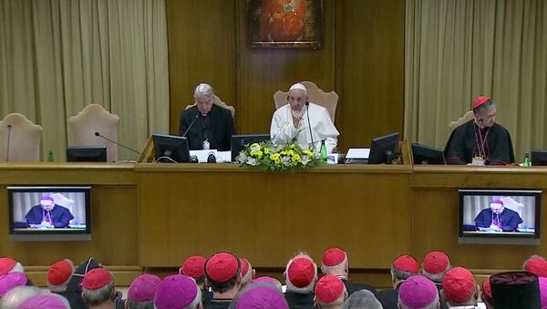 البابا فرانسيس في الاجتماع حول أزمة الإساءة الجنسية العالمية في الفاتيكان - سبوتنيك عربي