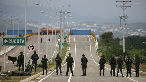 عسكريون فنزويليون على الحدود الفنزويلية الكولومبية - سبوتنيك عربي