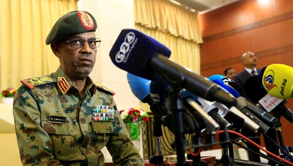 وزير الدفاع السوداني ونائب الرئيس عوض بن عوض - سبوتنيك عربي