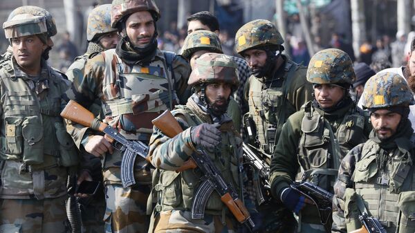 تصاعد التوتر بين الهند و باكستان - جنود هنديون/ الجيش الهندي في محيط سريناغار، شباط/ فبراير 2019 - سبوتنيك عربي