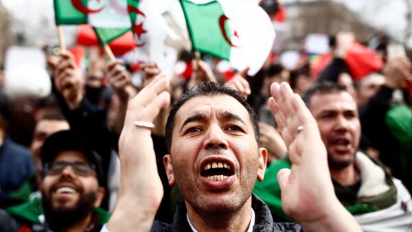 احتجاجات ضد ترشح عبد العزيز بوتفليقة في الجزائر - سبوتنيك عربي