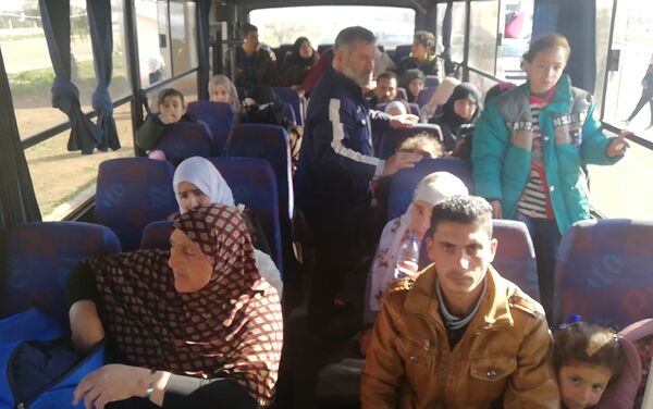 14 ألف لاجئ عادوا من المخيمات الأردنية إلى مدنهم وبلداتهم في سوريا - سبوتنيك عربي