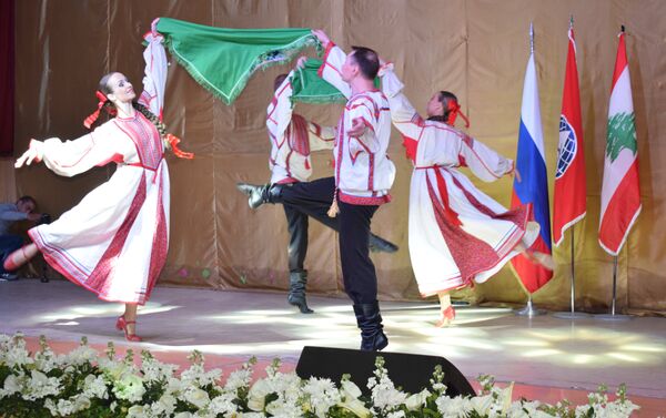 فرقة يارماركا الروسية تنشر الفولكلور الروسي في لبنان - سبوتنيك عربي