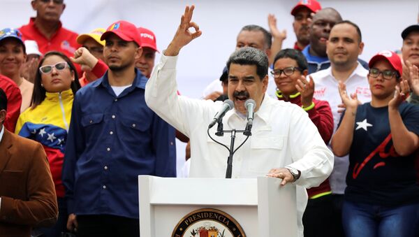 الرئيس الفنزويلي نيكولاس مادورو يخطب في حشد مؤيد له في كاراكاس - سبوتنيك عربي