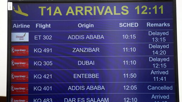 لوحة معلومات الطيران التي تعرض تفاصيل الخطوط الجوية الأثيوبية الرحلة ET 302 في مطار جومو كينياتا الدولي في نيروبي - سبوتنيك عربي