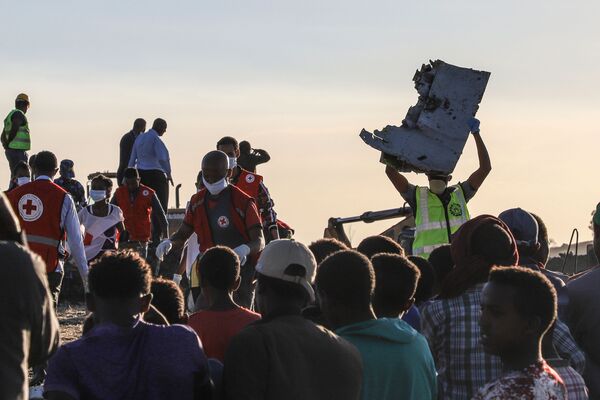 موقع سقوط الطائرة المنكوبة بوينغ 737 في إثيوبيا، 10 مارس/ آذار 2019 - سبوتنيك عربي