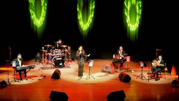 حفل فرقة  دوزان  على خشبة مسرح نقابة الفنانين بحلب - سبوتنيك عربي