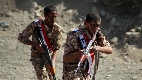 المقاتلون اليمنيون من لجان المقاومة الشعبية في تعز اليمن - سبوتنيك عربي