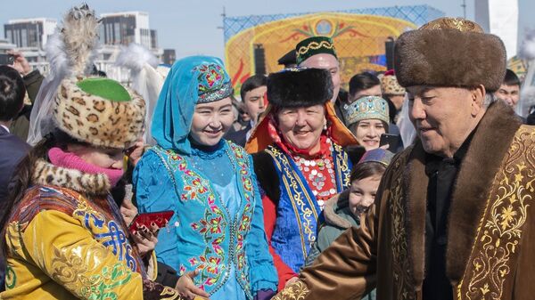 أول رئيس لكازاخستان نور سلطان نزارباييف خلال احتفالات البلاد بعيد النيروز (النوروز) في أستانا - سبوتنيك عربي